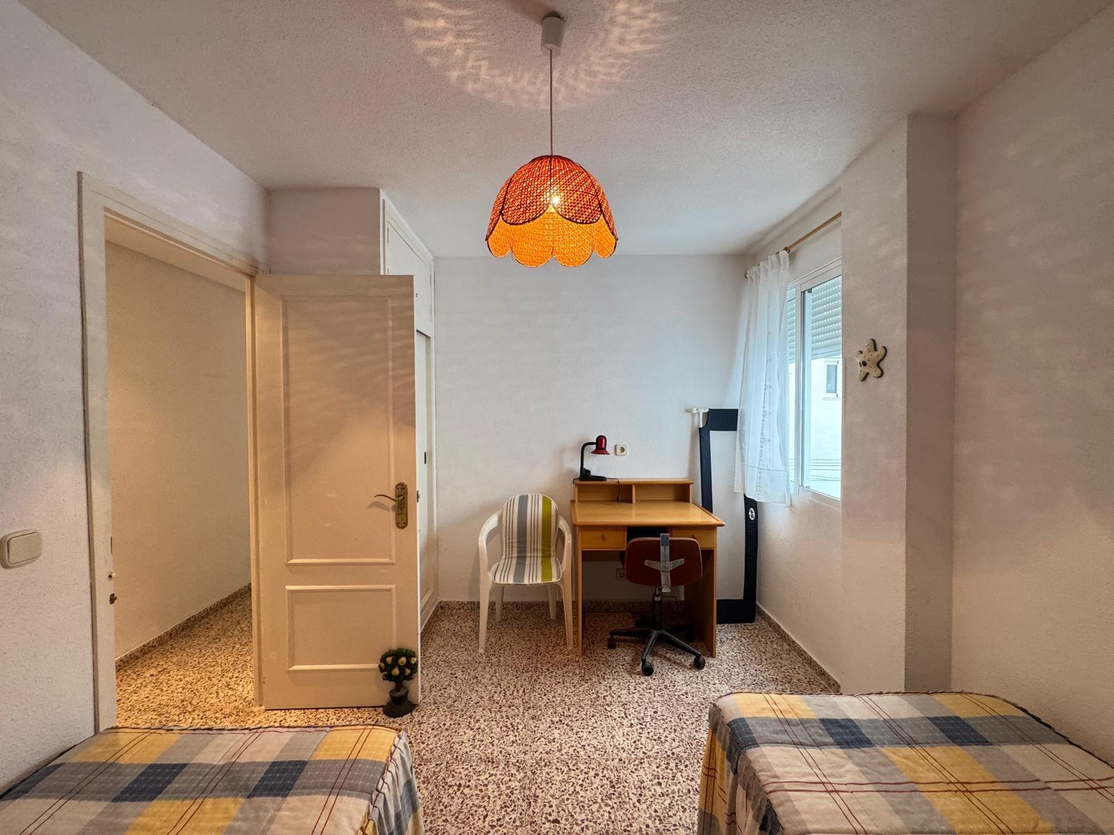 For sale - 3 Bedroom 2 Bathroom Apartment in Torrevieja - Playa Del Cura  - Alicante