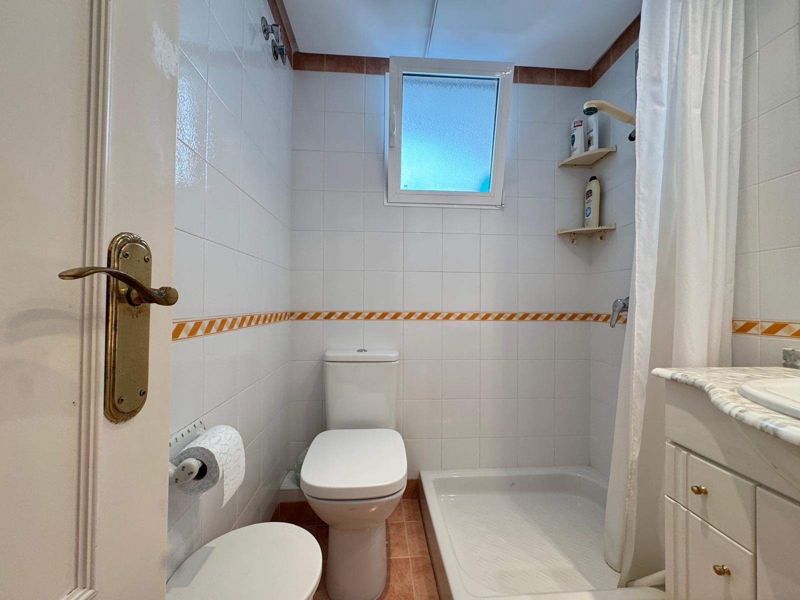For sale - 3 Bedroom 2 Bathroom Apartment in Torrevieja - Playa Del Cura  - Alicante