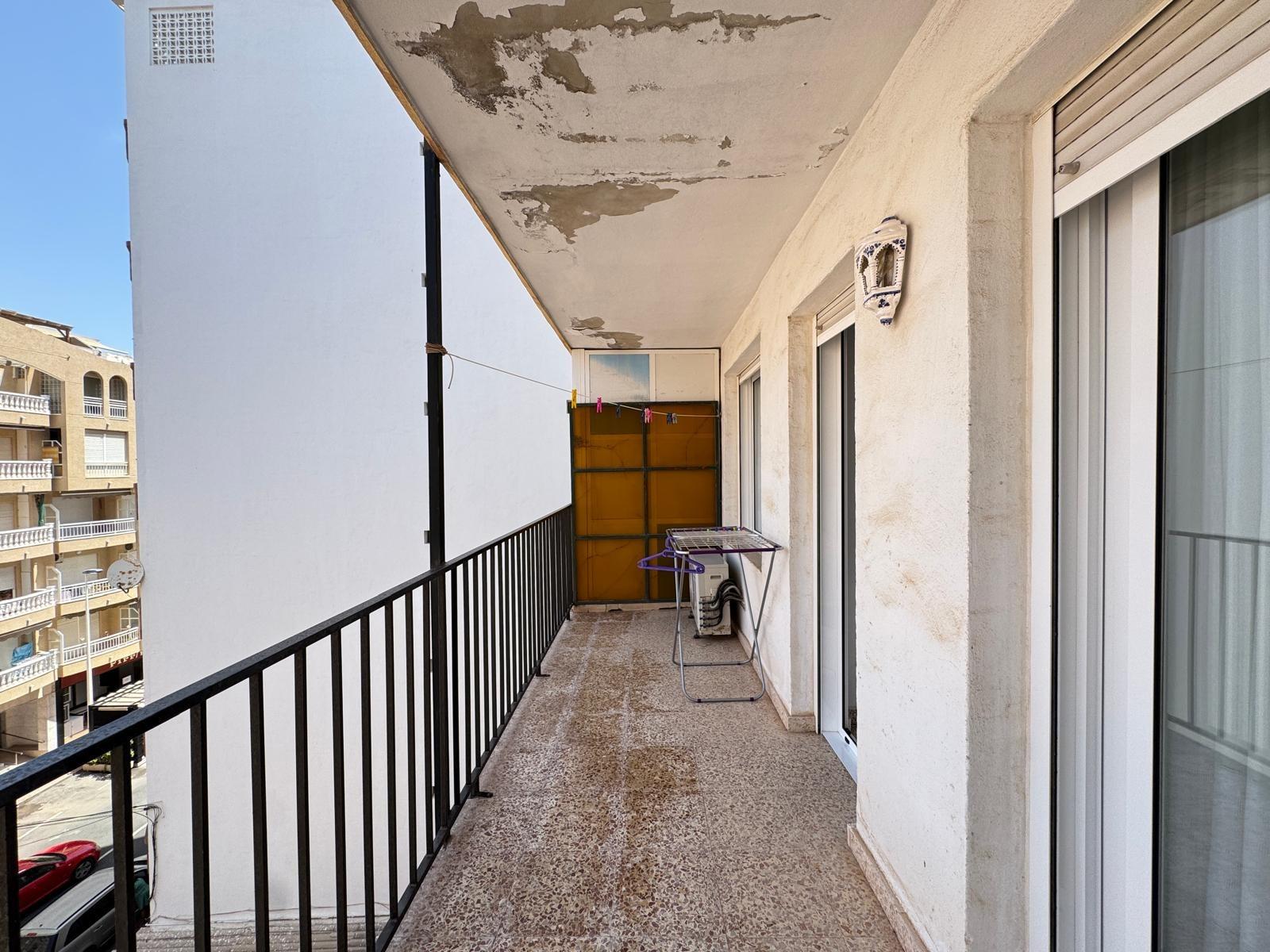 For sale - 3 Bedroom 2 Bathroom Apartment in Torrevieja - Playa Del Cura  - Alicante