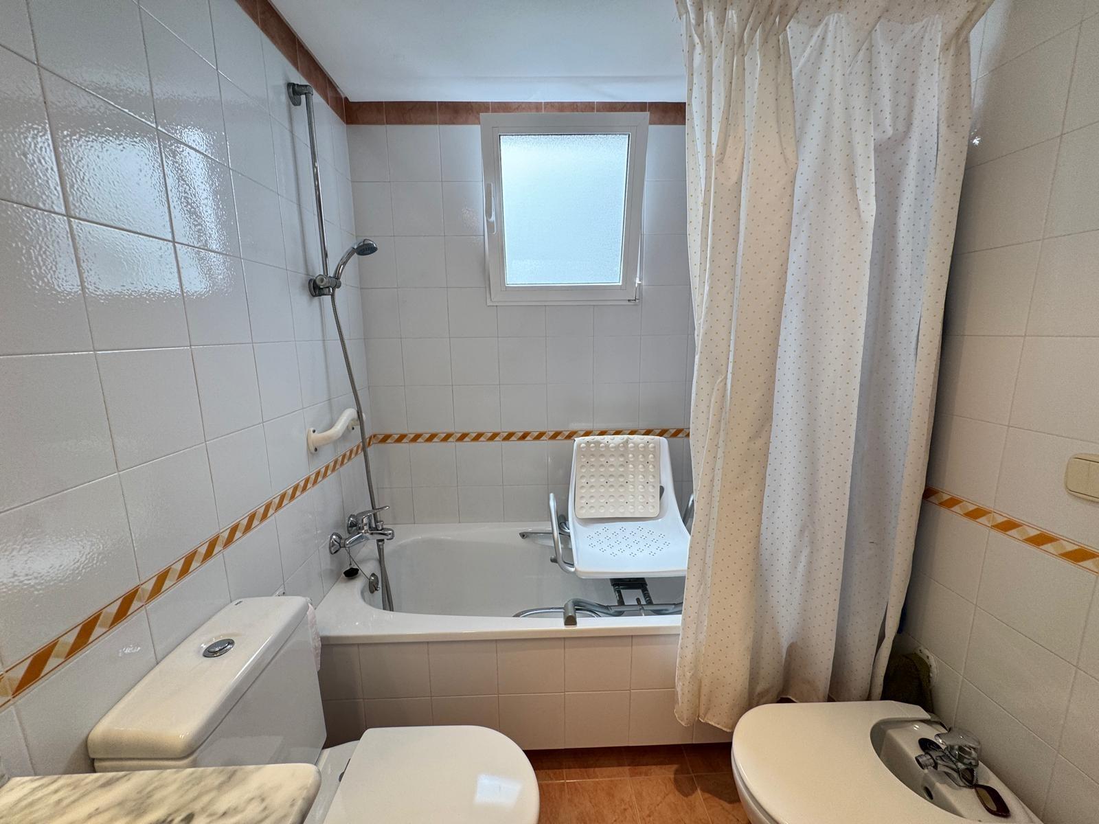 For sale - 3 Bedroom 2 Bathroom Apartment in Torrevieja - Playa Del Cura  - Alicante
