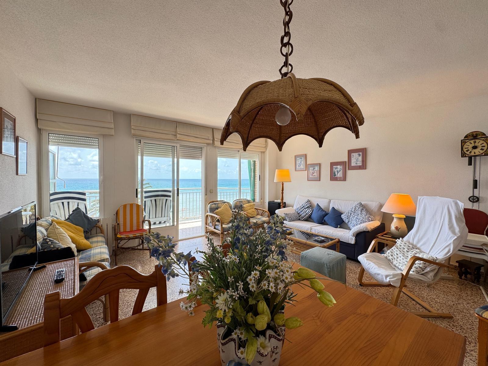 For sale - 3 Bedroom 2 Bathroom Apartment in Torrevieja - Playa Del Cura  - Alicante