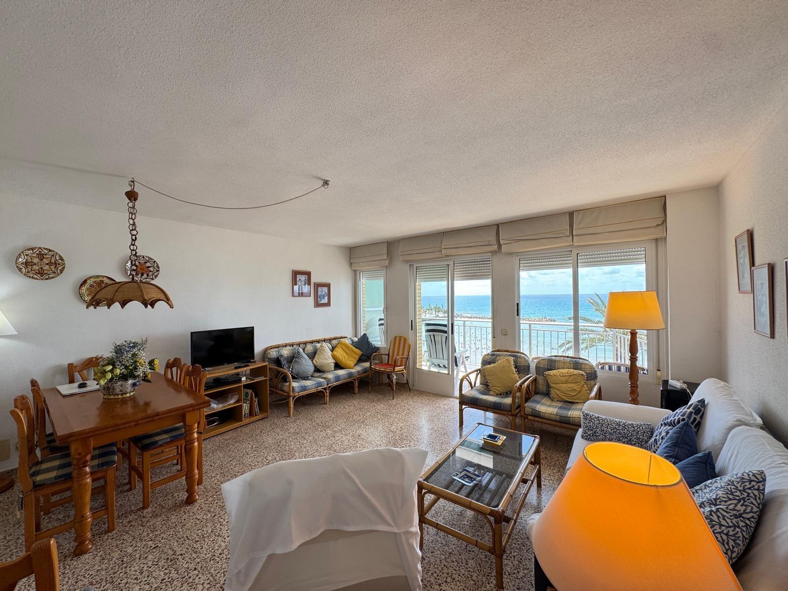 For sale - 3 Bedroom 2 Bathroom Apartment in Torrevieja - Playa Del Cura  - Alicante