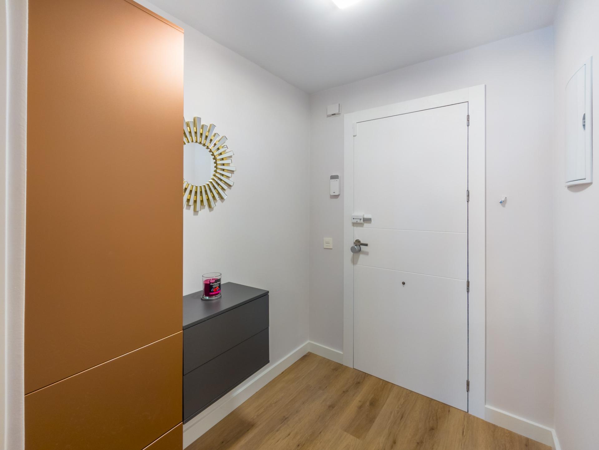 For sale - 3 Bedroom 2 Bathroom Apartment in Torrevieja - Playa Del Cura  - Alicante