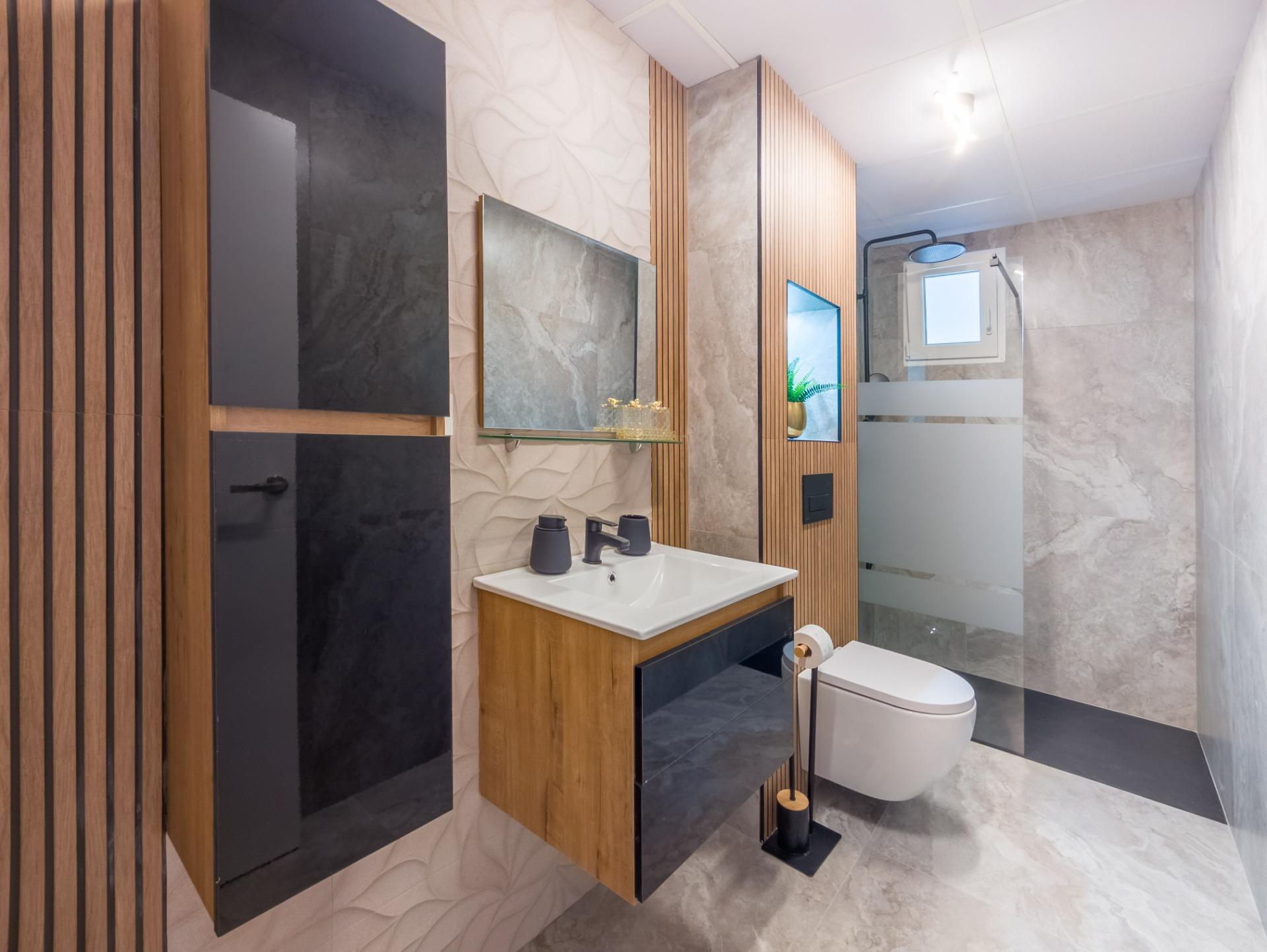 For sale - 3 Bedroom 2 Bathroom Apartment in Torrevieja - Playa Del Cura  - Alicante