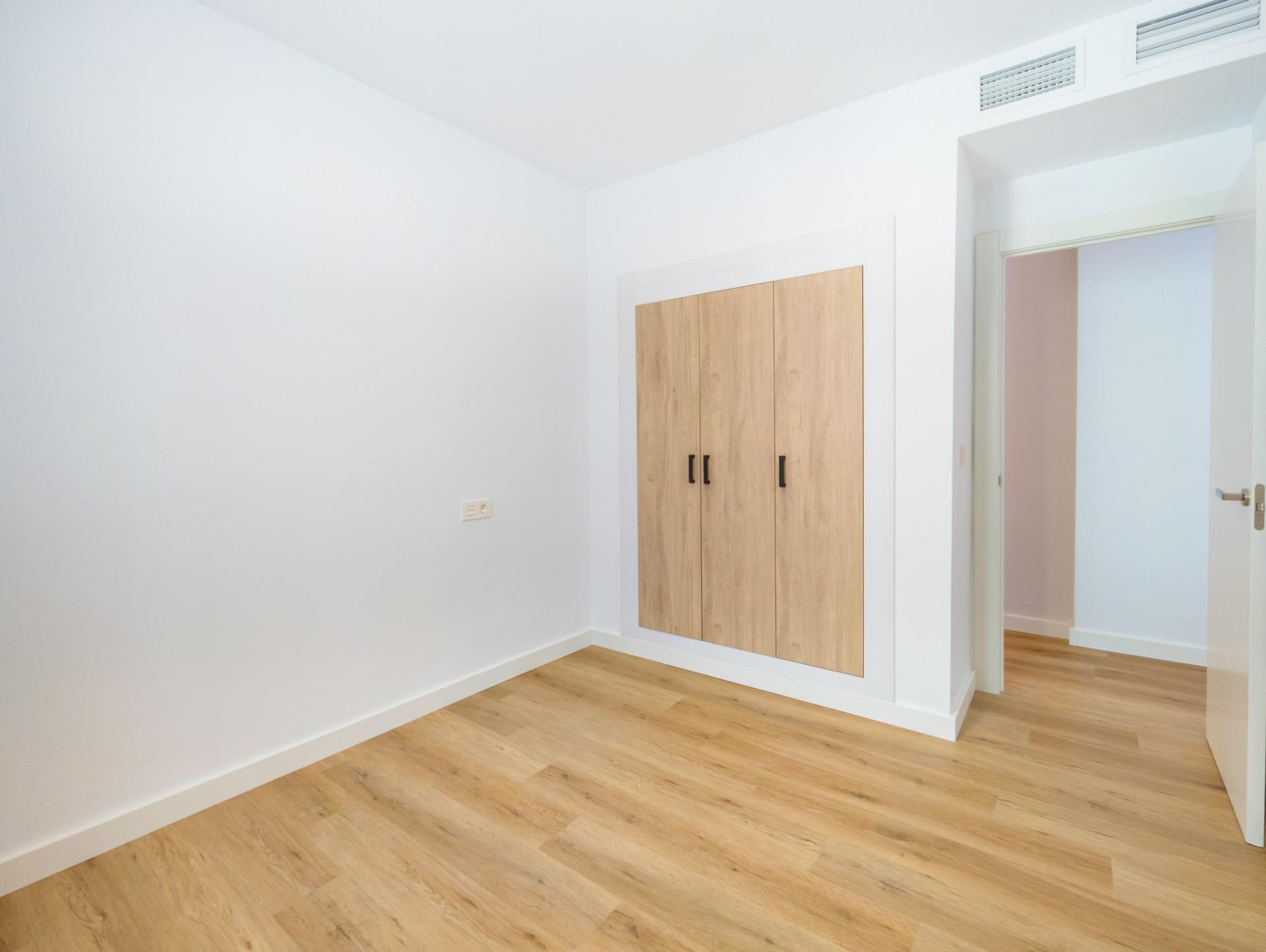 For sale - 3 Bedroom 2 Bathroom Apartment in Torrevieja - Playa Del Cura  - Alicante