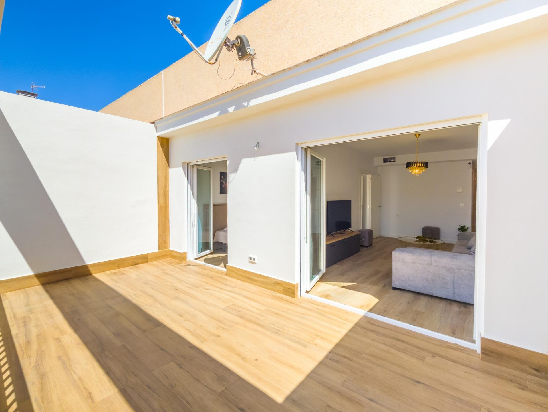 For sale - 3 Bedroom 2 Bathroom Apartment in Torrevieja - Playa Del Cura  - Alicante