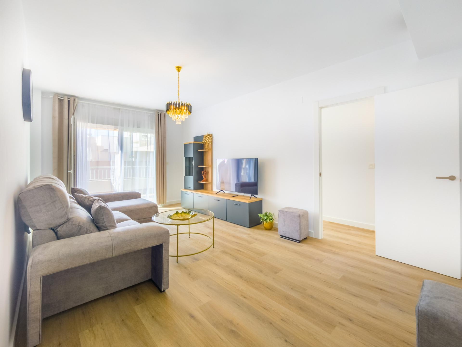 For sale - 3 Bedroom 2 Bathroom Apartment in Torrevieja - Playa Del Cura  - Alicante