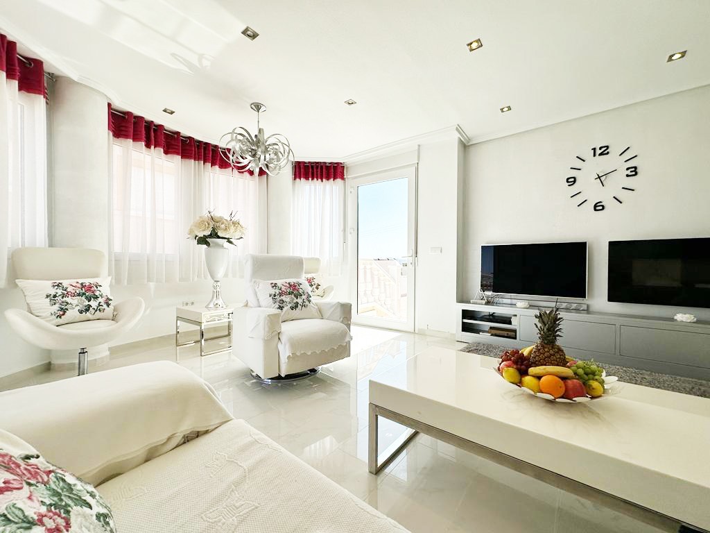 For sale - 4 Bedroom 4 Bathroom Villa in San Miguel de Salinas - Inland  - Alicante