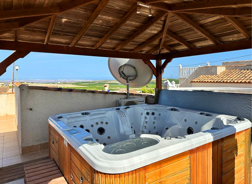 For sale - 4 Bedroom 4 Bathroom Villa in San Miguel de Salinas - Inland  - Alicante