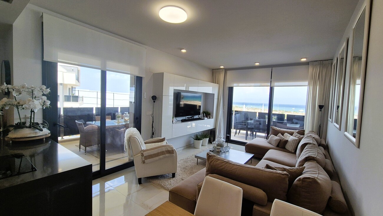 For sale - 3 Bedroom 2 Bathroom Apartment in Playa Flamenca - Costa Blanca  - Alicante