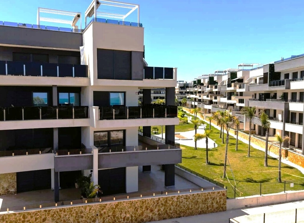 3 Bedroom 2 Bathroom Apartment in Playa Flamenca