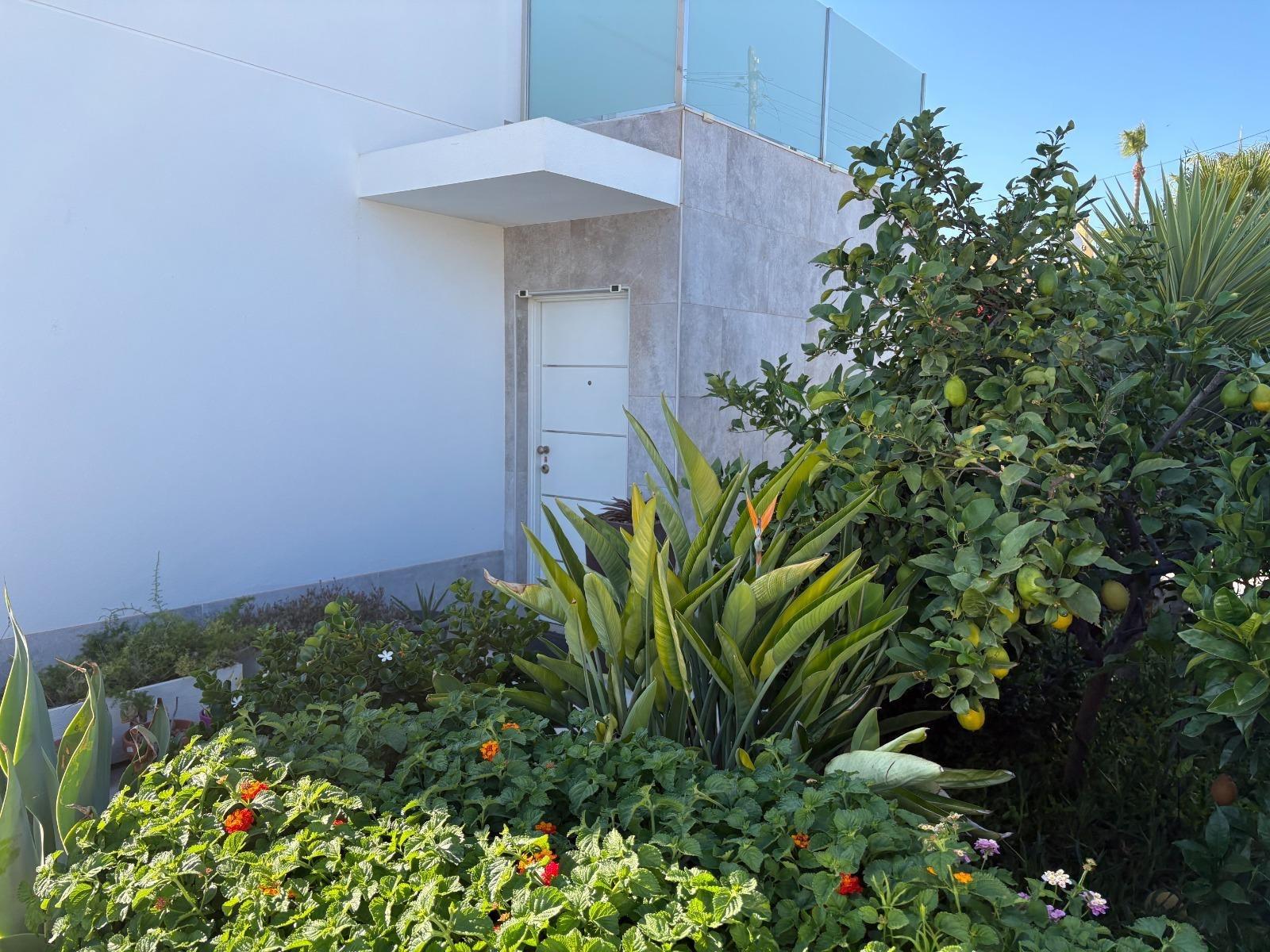 For sale - 2 Bedroom 1 Bathroom Villa in Torrevieja - La Siesta - El Salado - Torreta  - Alicante