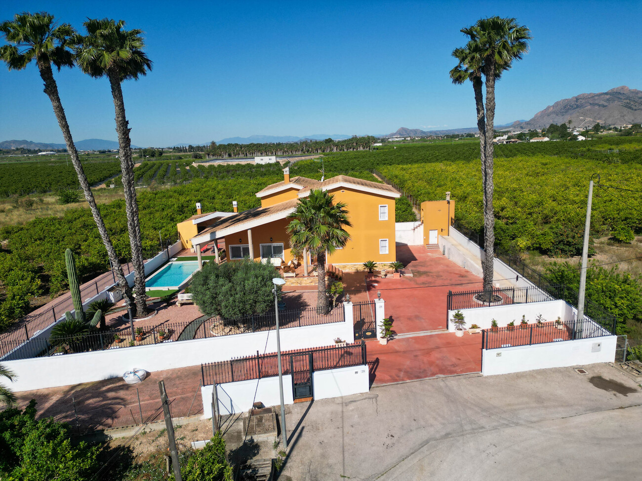 For sale - 5 Bedroom 3 Bathroom Finca in Orihuela - Inland  - Alicante