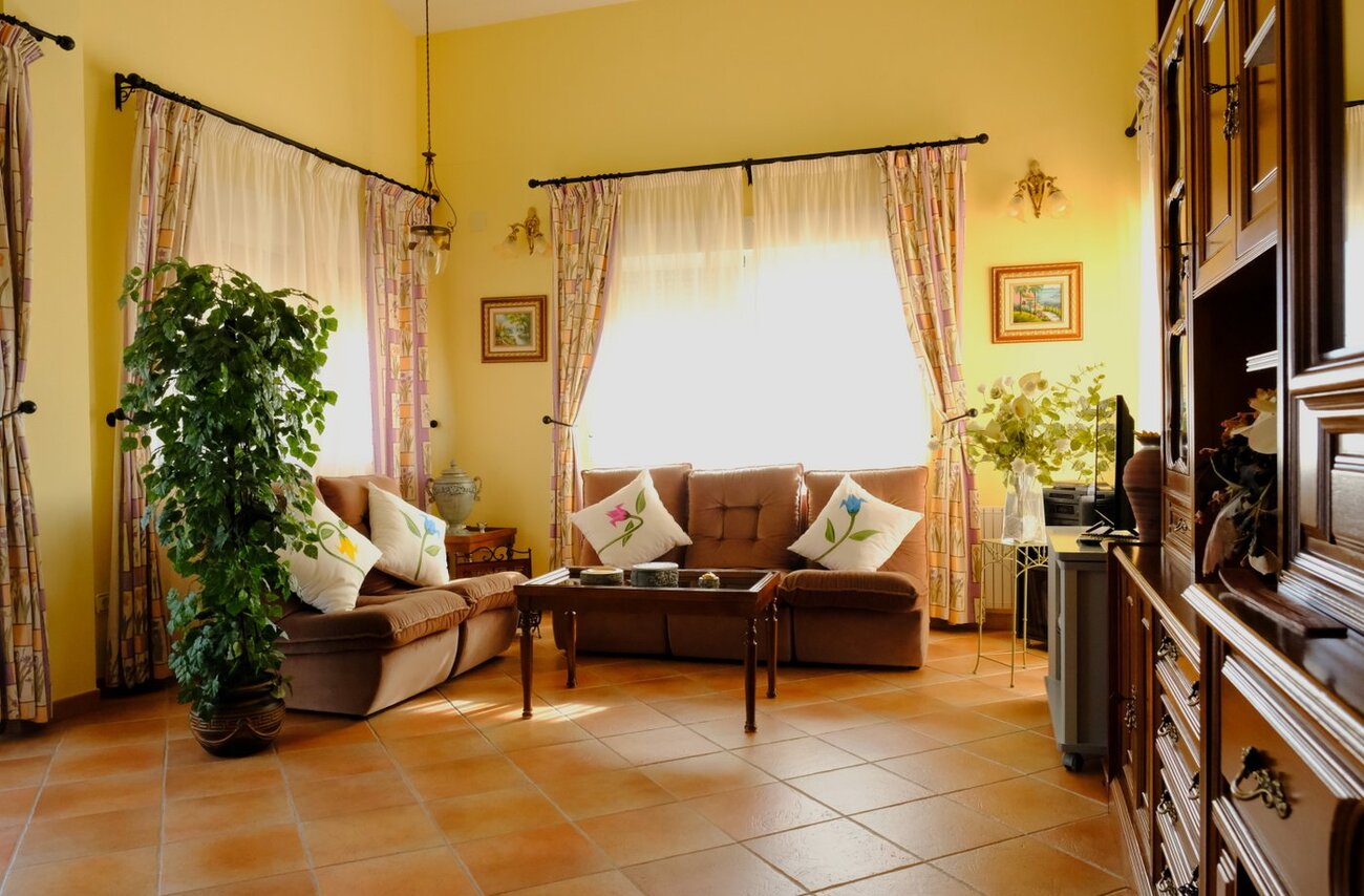 For sale - 5 Bedroom 3 Bathroom Finca in Orihuela - Inland  - Alicante