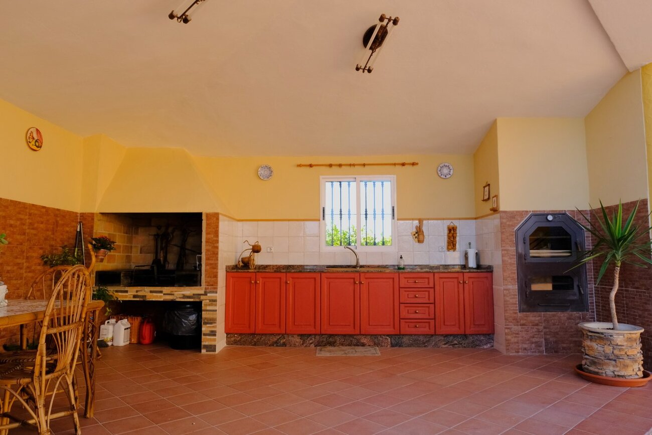 For sale - 5 Bedroom 3 Bathroom Finca in Orihuela - Inland  - Alicante