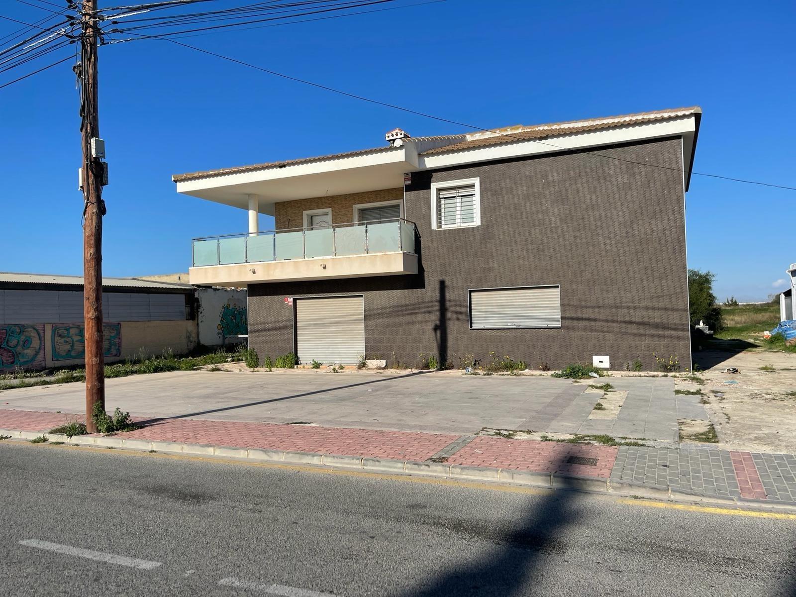 For sale - 3 Bedroom 5 Bathroom Villa in Torrevieja - La Siesta - El Salado - Torreta  - Alicante