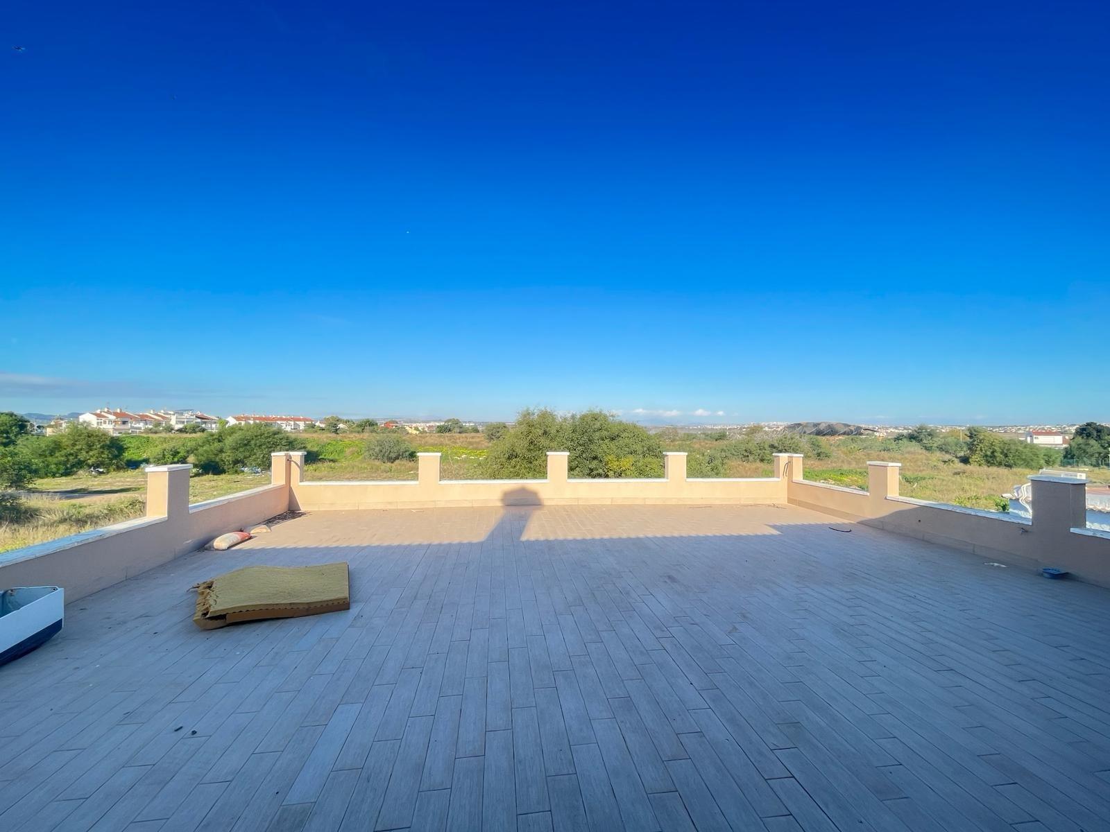 For sale - 3 Bedroom 5 Bathroom Villa in Torrevieja - La Siesta - El Salado - Torreta  - Alicante