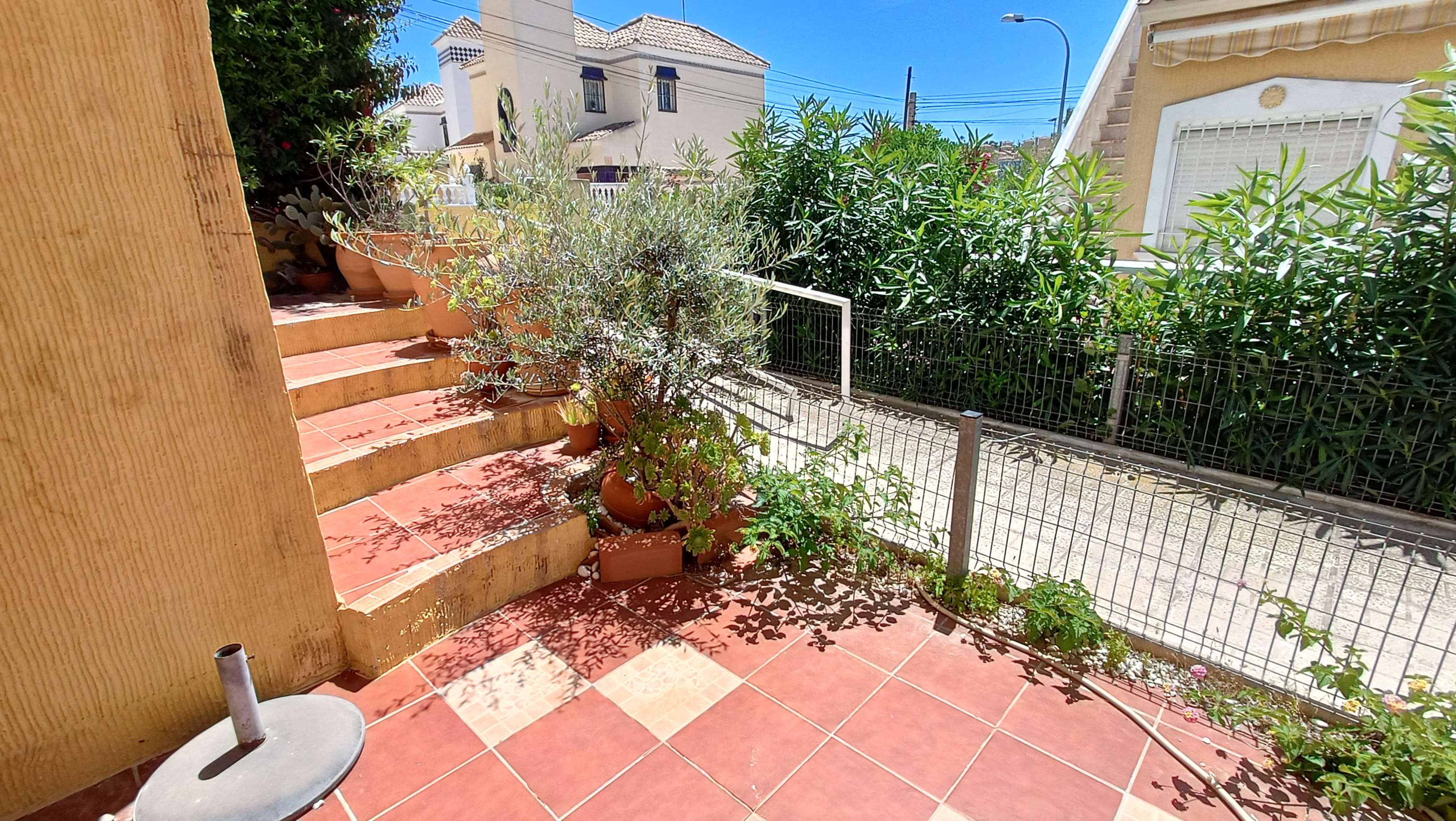 For sale - 2 Bedroom 2 Bathroom Quad House in Villamartin - Costa Blanca  - Alicante