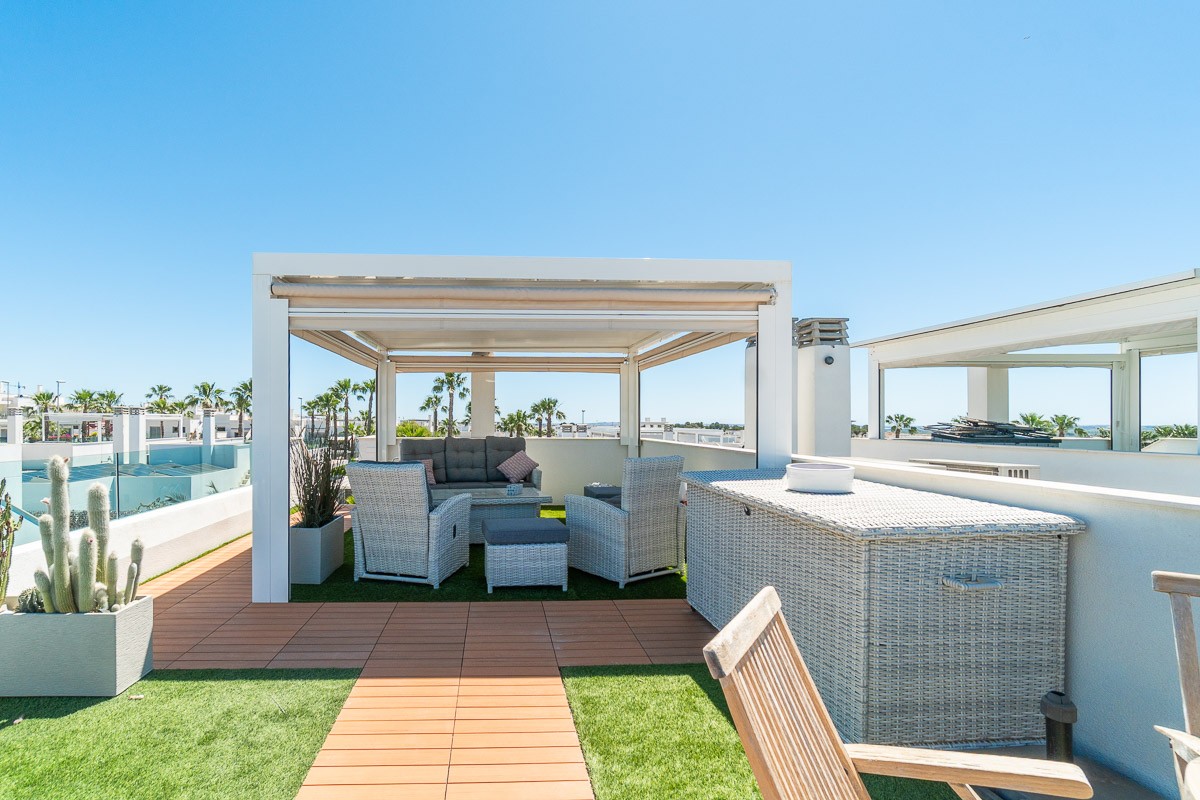 For sale - 3 Bedroom 2 Bathroom Villa in Vistabella Golf Entre Naranjos - Inland  - Alicante