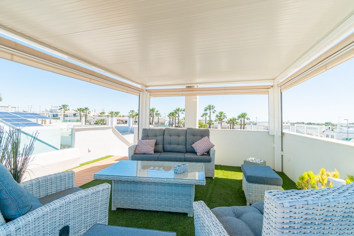 For sale - 3 Bedroom 2 Bathroom Villa in Vistabella Golf Entre Naranjos - Inland  - Alicante