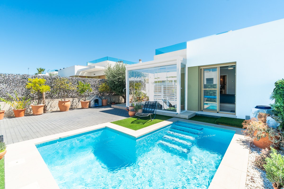 For sale - 3 Bedroom 2 Bathroom Villa in Vistabella Golf Entre Naranjos - Inland  - Alicante