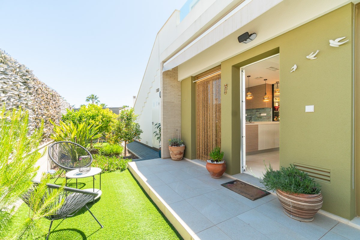 For sale - 3 Bedroom 2 Bathroom Villa in Vistabella Golf Entre Naranjos - Inland  - Alicante