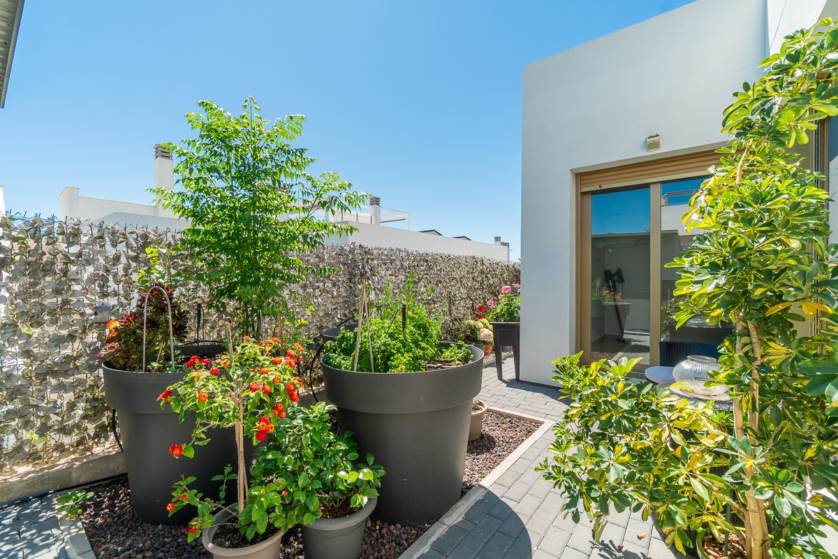 For sale - 3 Bedroom 2 Bathroom Villa in Vistabella Golf Entre Naranjos - Inland  - Alicante