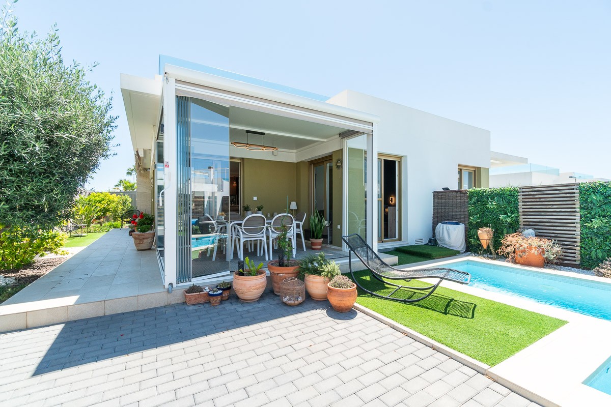 For sale - 3 Bedroom 2 Bathroom Villa in Vistabella Golf Entre Naranjos - Inland  - Alicante