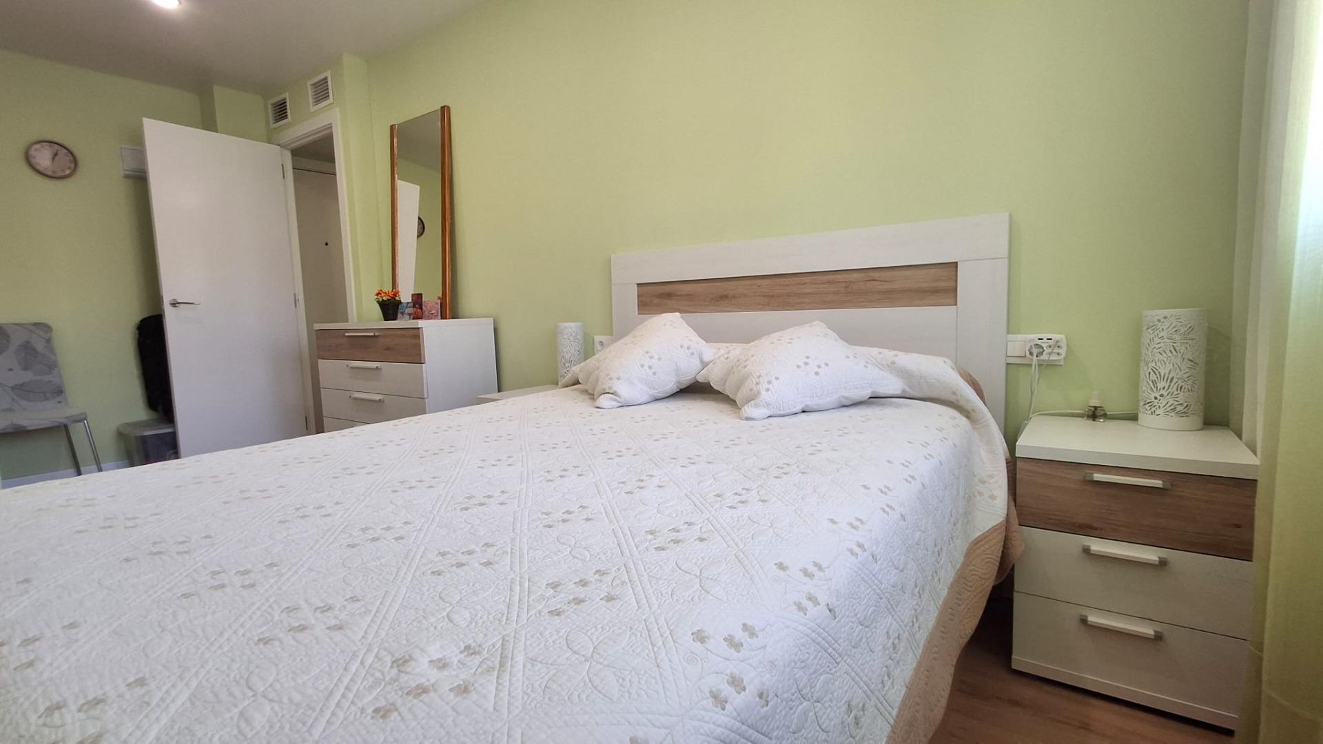 For sale - 2 Bedroom 1 Bathroom Apartment in Torrevieja - Centro  - Alicante