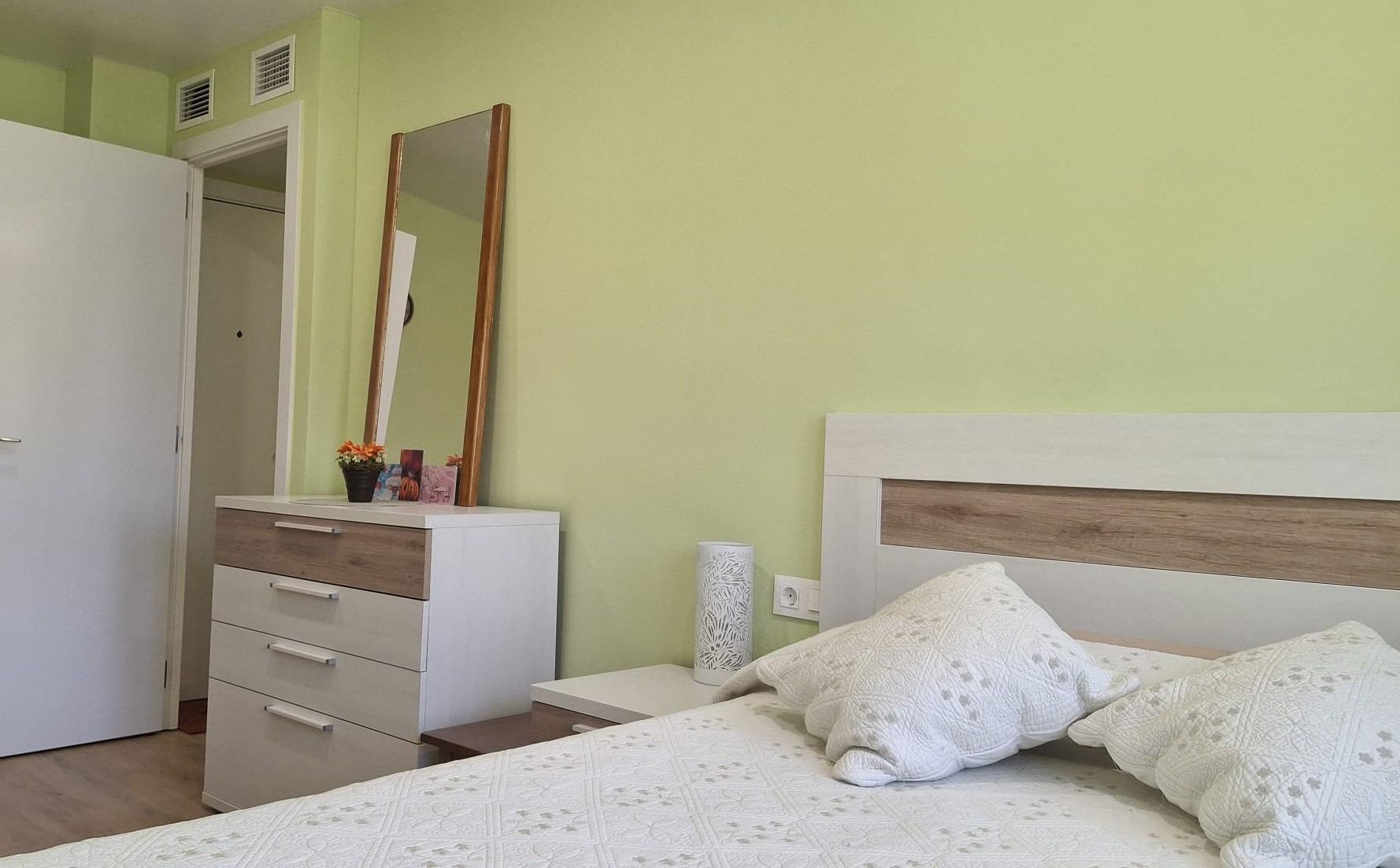 For sale - 2 Bedroom 1 Bathroom Apartment in Torrevieja - Centro  - Alicante