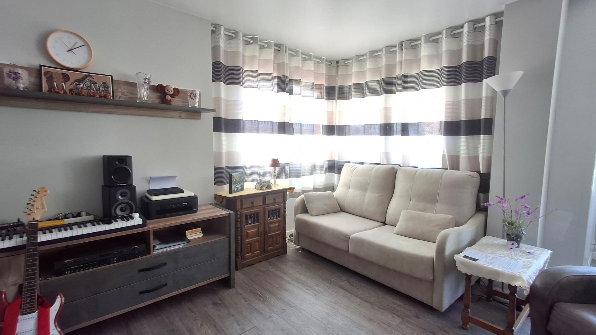 For sale - 2 Bedroom 1 Bathroom Apartment in Torrevieja - Centro  - Alicante