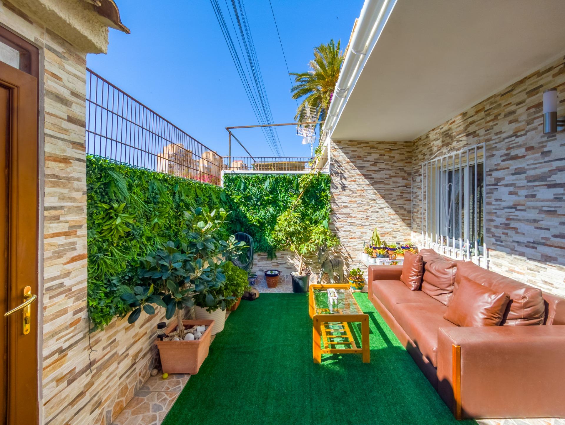 For sale - 3 Bedroom 2 Bathroom Town House in Torrevieja - Nueva Torrevieja  - Alicante
