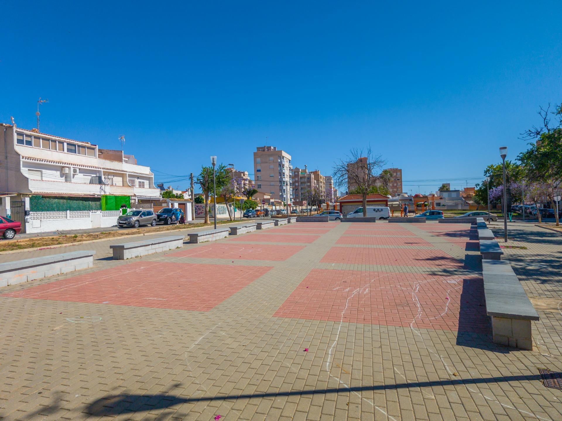 For sale - 3 Bedroom 2 Bathroom Town House in Torrevieja - Nueva Torrevieja  - Alicante