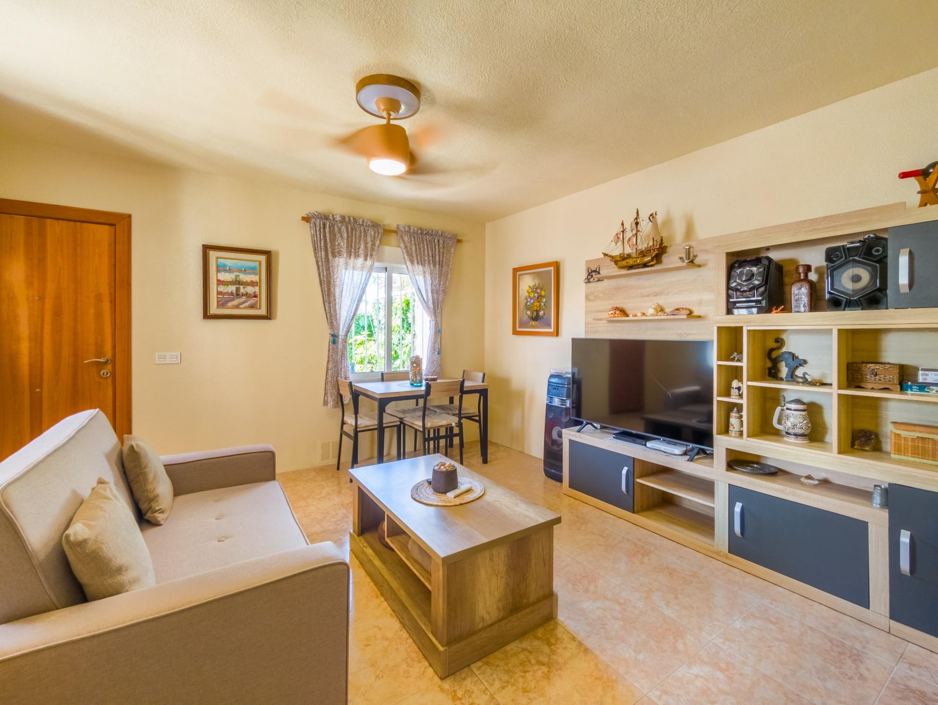 For sale - 3 Bedroom 2 Bathroom Town House in Torrevieja - Nueva Torrevieja  - Alicante