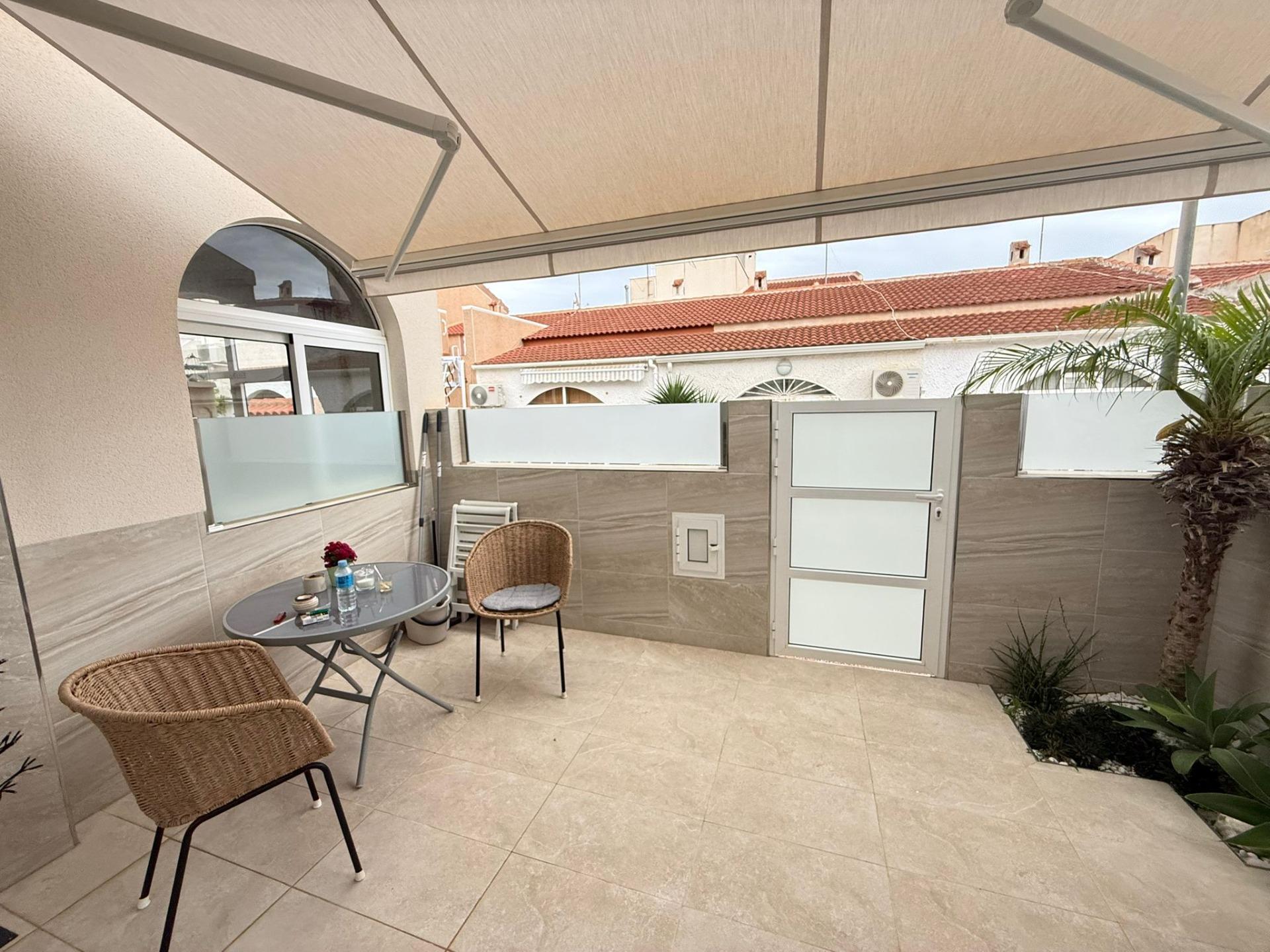 For sale - 2 Bedroom 2 Bathroom Town House in Torrevieja - El Chaparral  - Alicante