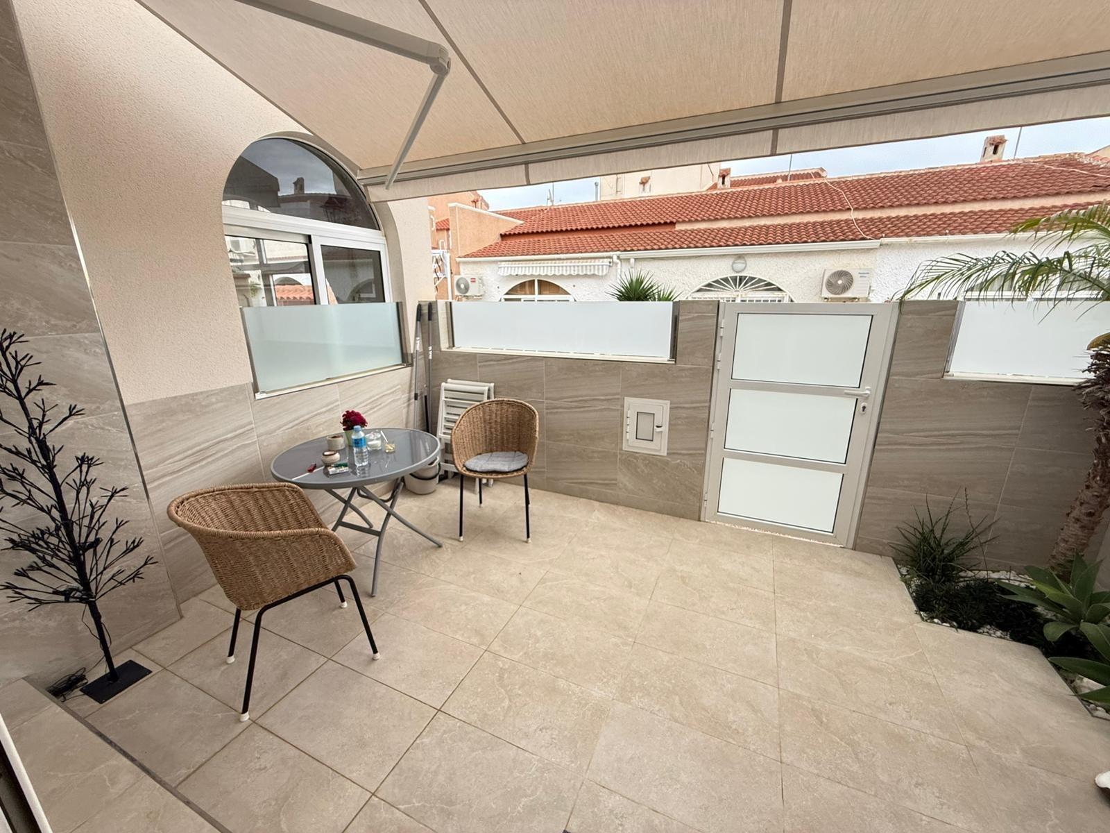 For sale - 2 Bedroom 2 Bathroom Town House in Torrevieja - El Chaparral  - Alicante
