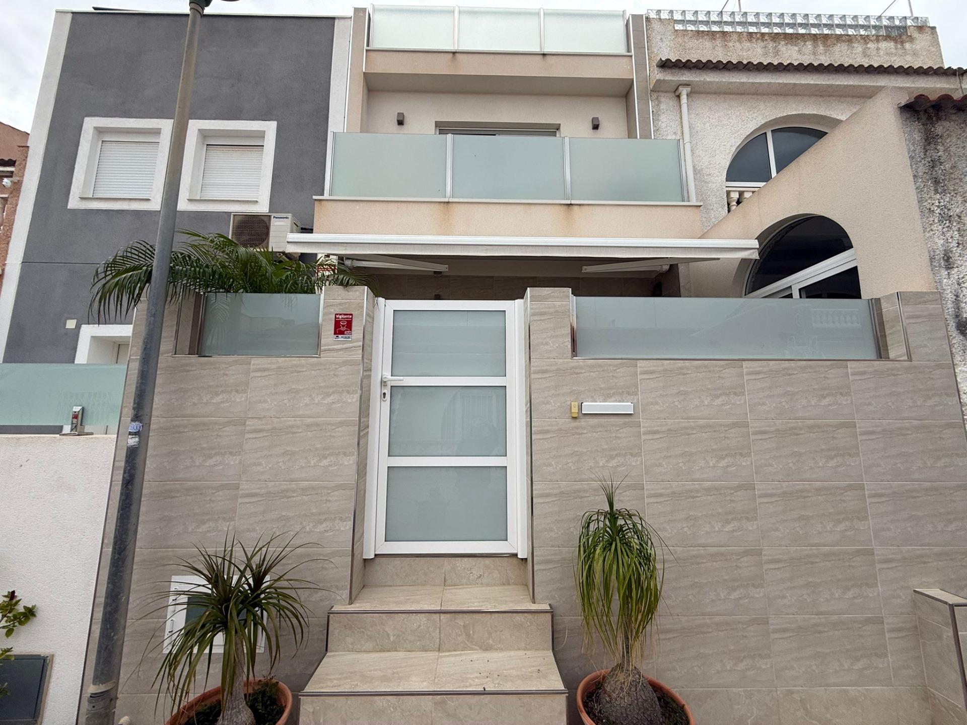For sale - 2 Bedroom 2 Bathroom Town House in Torrevieja - El Chaparral  - Alicante