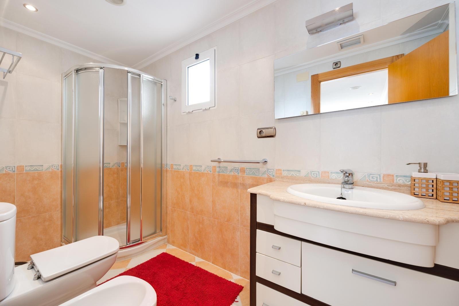 For sale - 3 Bedroom 2 Bathroom Penthouse in Torrevieja - Torrevieja  - Alicante