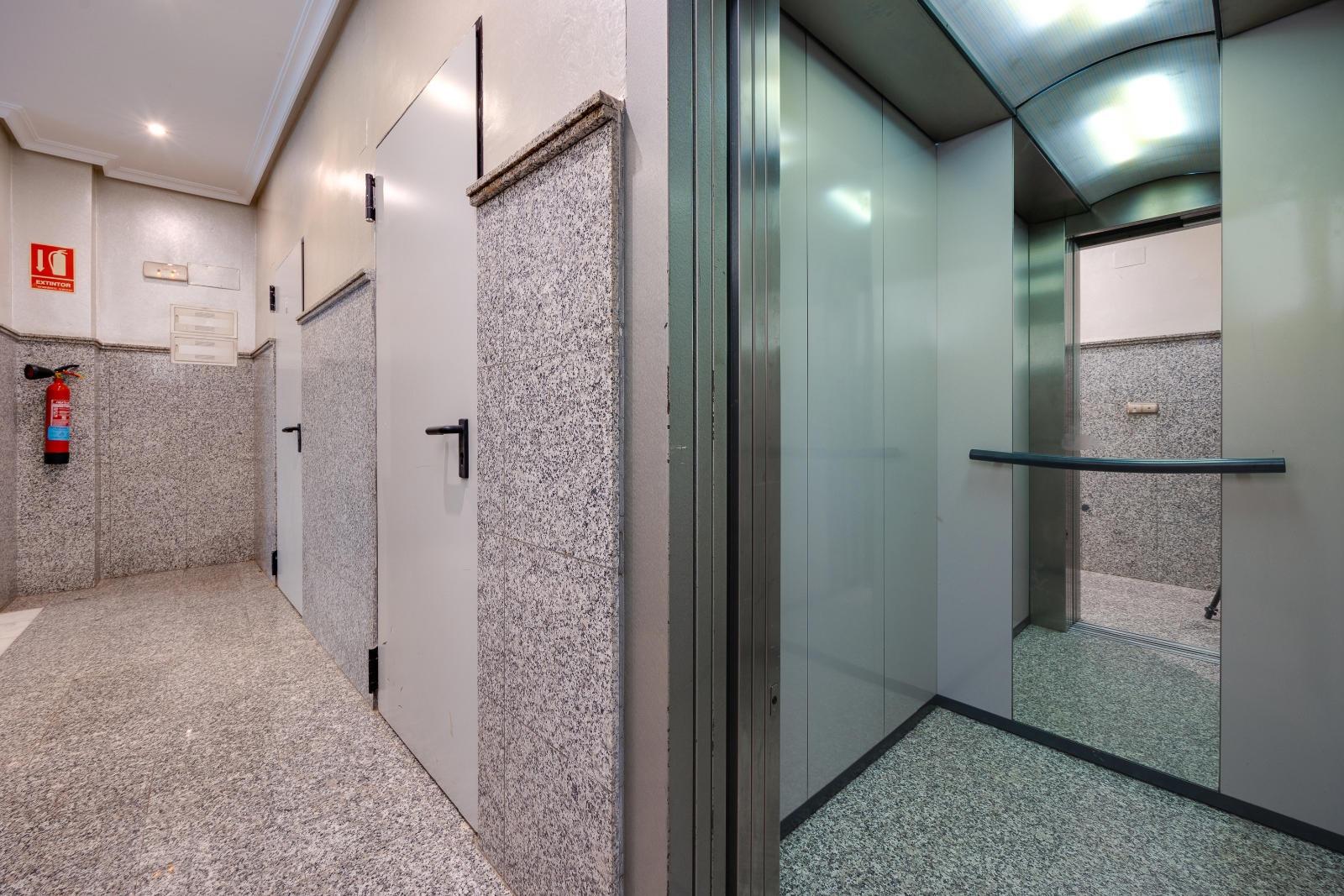 For sale - 3 Bedroom 2 Bathroom Penthouse in Torrevieja - Torrevieja  - Alicante