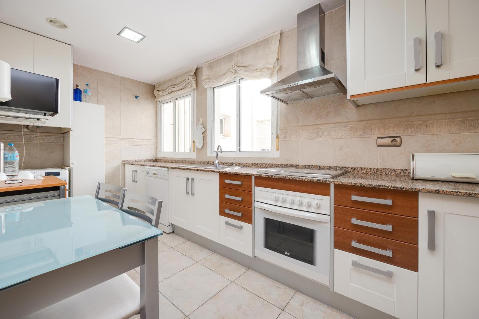 For sale - 3 Bedroom 2 Bathroom Penthouse in Torrevieja - Torrevieja  - Alicante