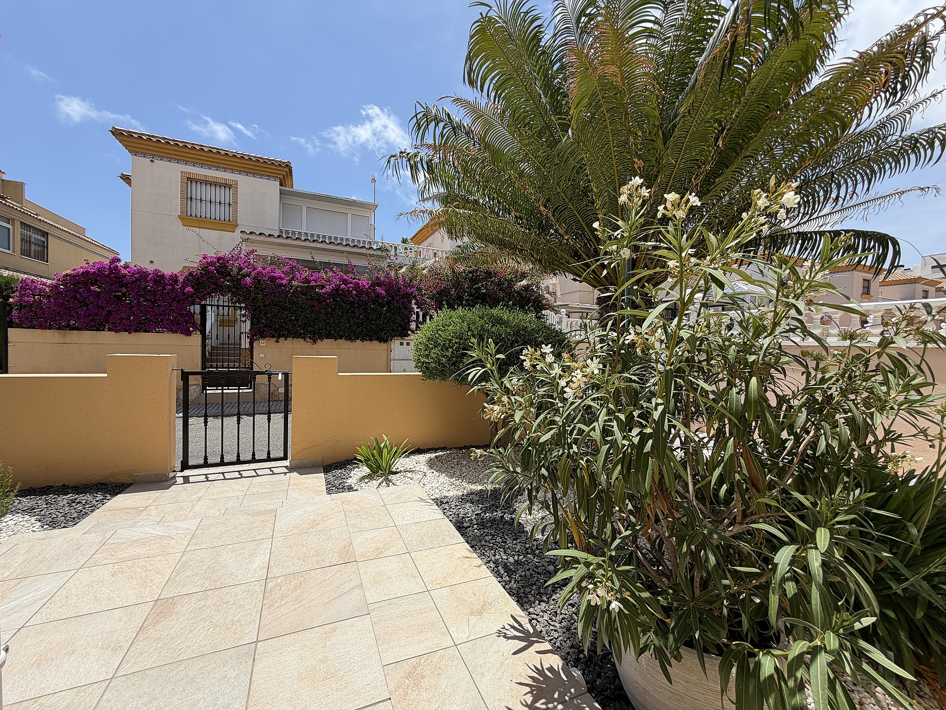 For sale - 2 Bedroom 2 Bathroom Ground floor Bungalow in Villamartín - Costa Blanca  - Alicante