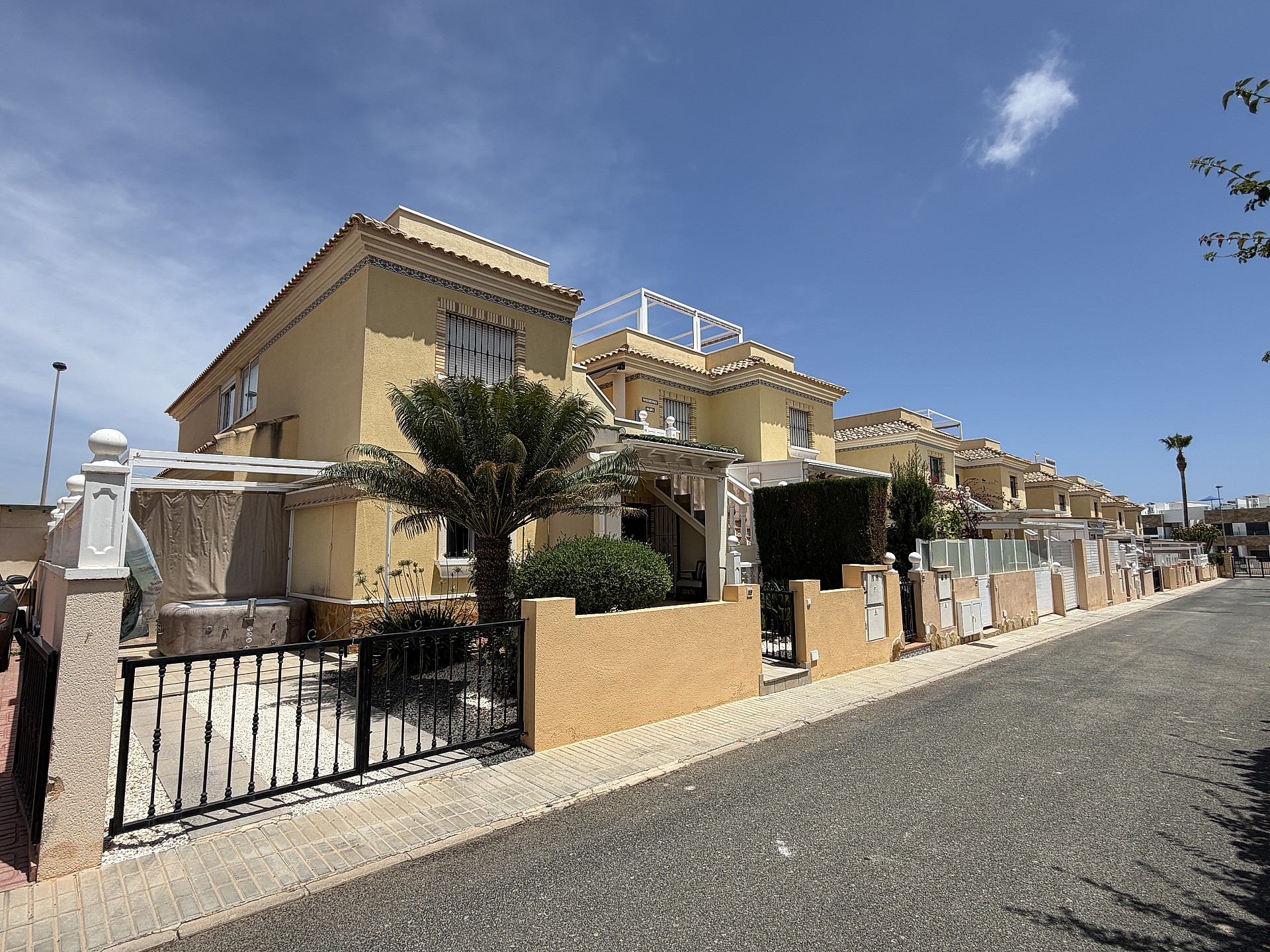 For sale - 2 Bedroom 2 Bathroom Ground floor Bungalow in Villamartín - Costa Blanca  - Alicante