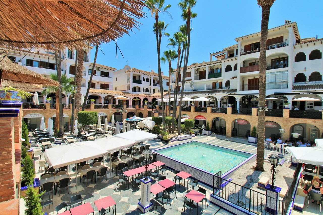 For sale - 2 Bedroom 2 Bathroom Town House in Villamartin - Costa Blanca  - Alicante