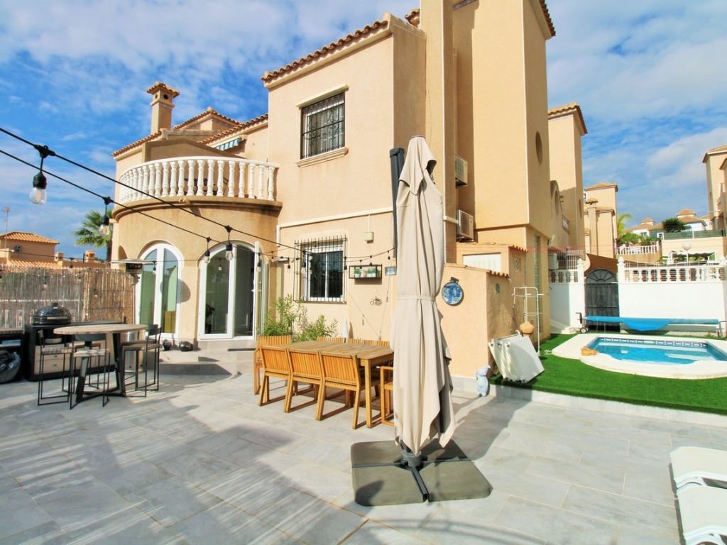 2 Bedroom 2 Bathroom Town House in Villamartin