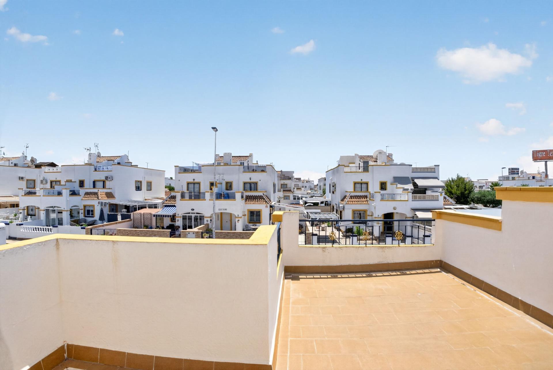 For sale - 3 Bedroom 2 Bathroom Townhouse in Torrevieja - La Siesta - El Salado - Torreta  - Alicante