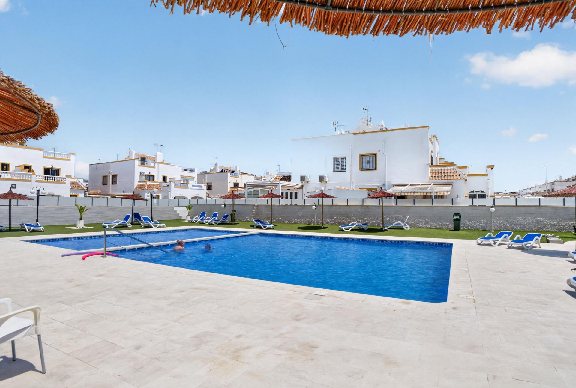 For sale - 3 Bedroom 2 Bathroom Townhouse in Torrevieja - La Siesta - El Salado - Torreta  - Alicante