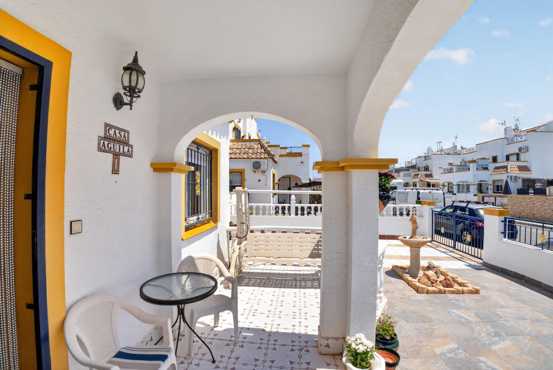For sale - 3 Bedroom 2 Bathroom Townhouse in Torrevieja - La Siesta - El Salado - Torreta  - Alicante
