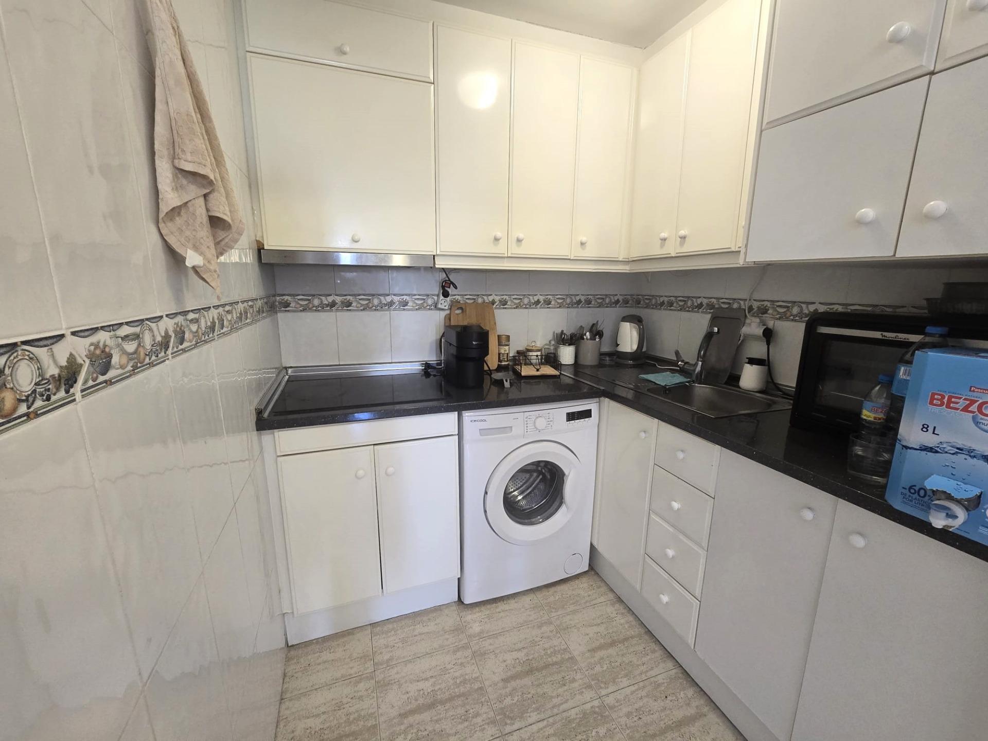 For sale - 3 Bedroom 1 Bathroom Apartment in Torrevieja - Playa De Los Locos  - Alicante