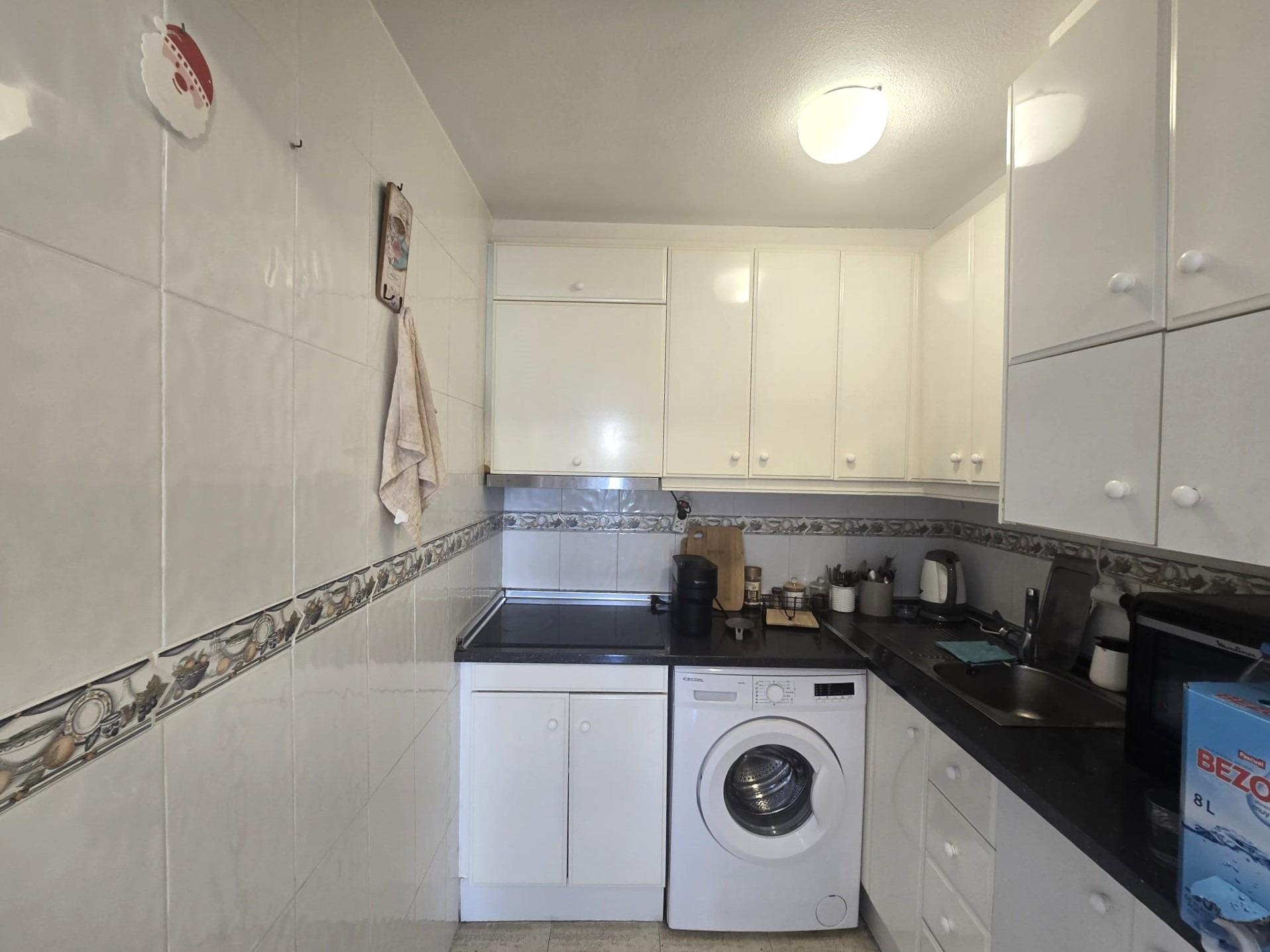 For sale - 3 Bedroom 1 Bathroom Apartment in Torrevieja - Playa De Los Locos  - Alicante