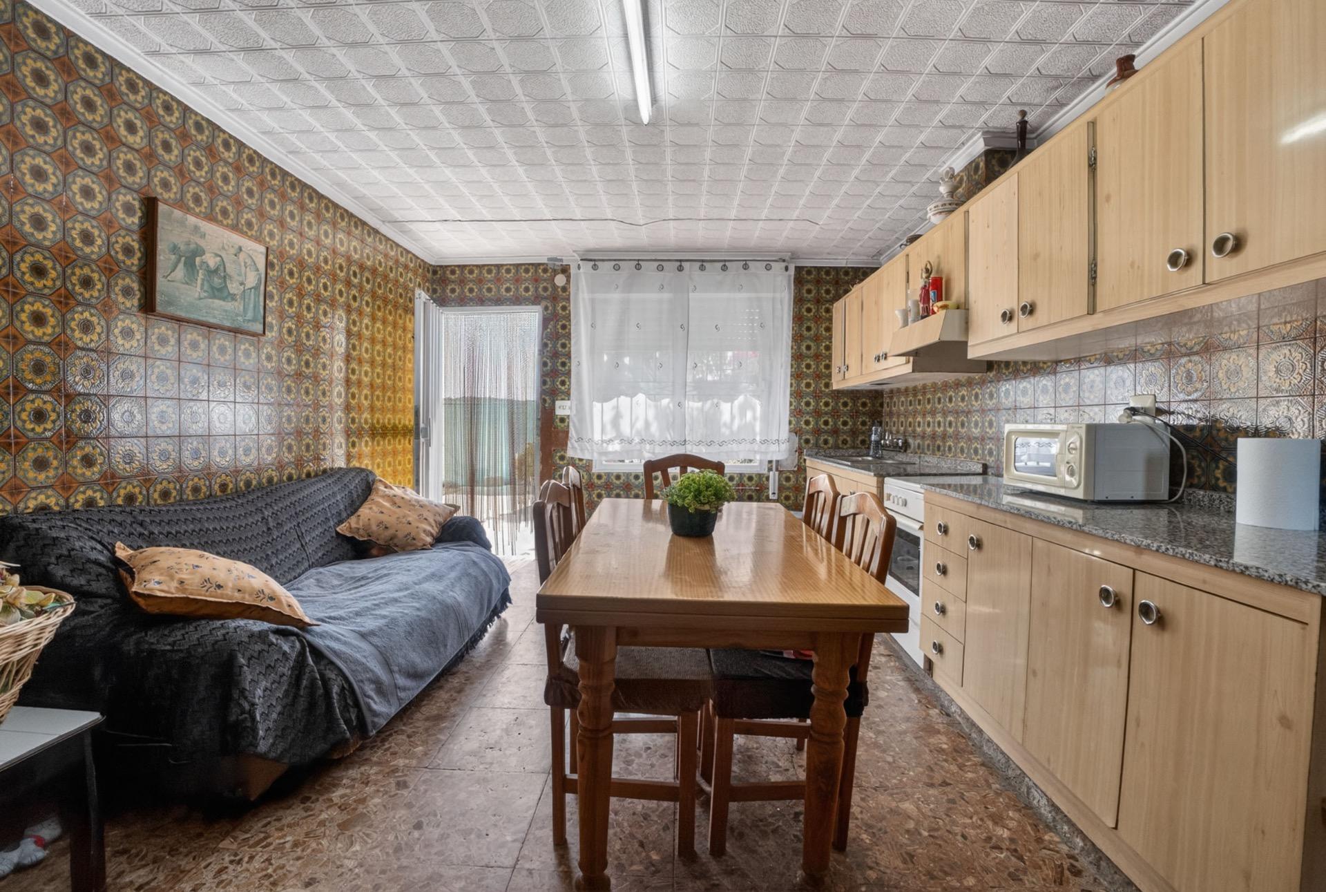 For sale - 3 Bedroom 1 Bathroom Country House in Torremendo - Desamparados-hurchillo-torremendo  - Alicante